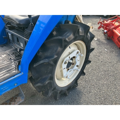 ISEKI トラクター TA215F