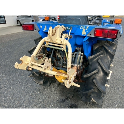 ISEKI トラクター TA215F