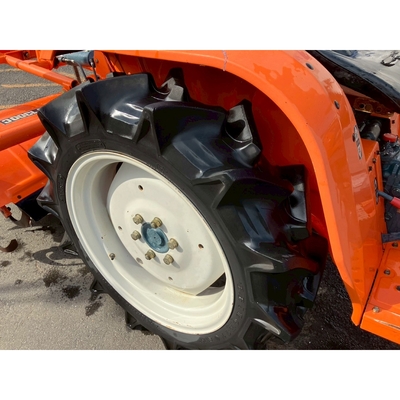KUBOTA トラクター  B1702D