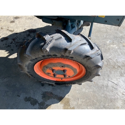 KUBOTA トラクター B7001D