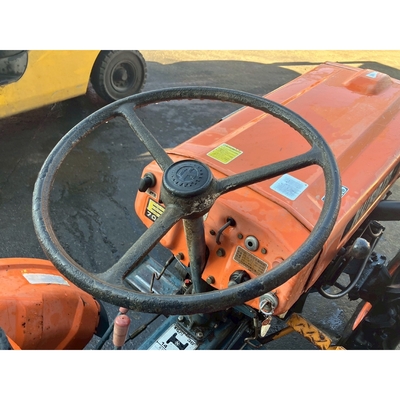 KUBOTA トラクター B7000D