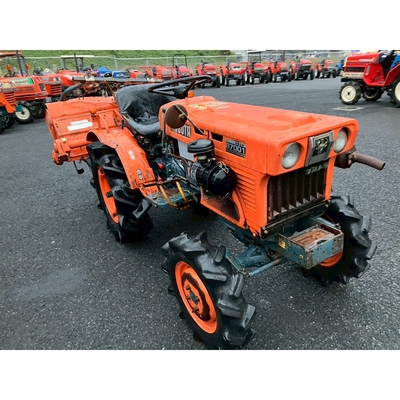 KUBOTA トラクター B7001D