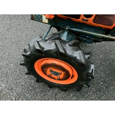 KUBOTA トラクター B7001D