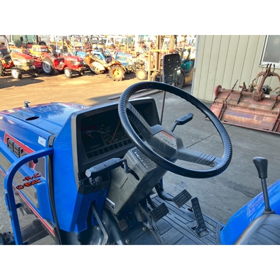 ISEKI トラクター TA247F