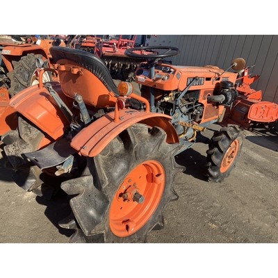 KUBOTA トラクター B7001D
