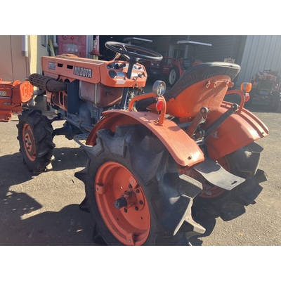 KUBOTA トラクター B7001D