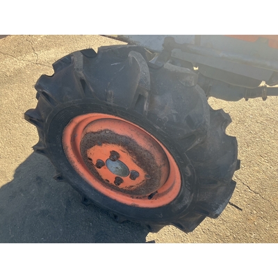 KUBOTA トラクター B7001D