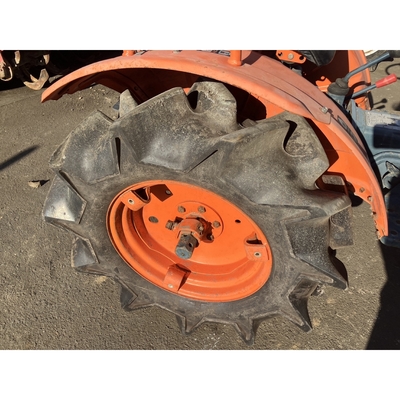 KUBOTA トラクター B7001D