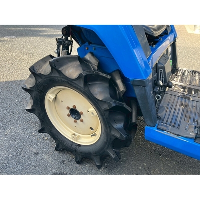 ISEKI トラクター TU147F