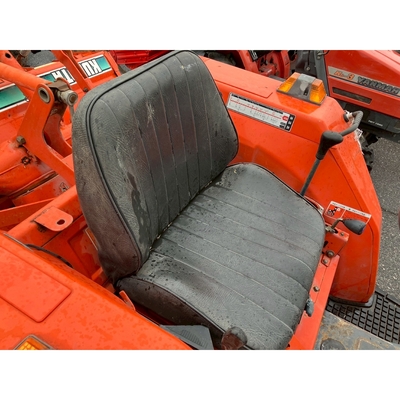 KUBOTA トラクター L1-205D