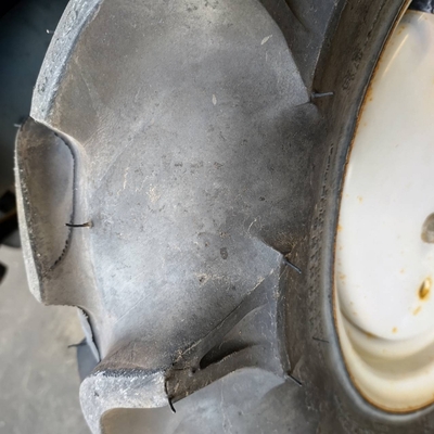 ISEKI トラクター THS16