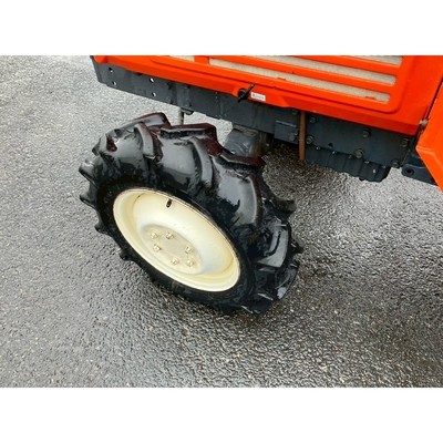 KUBOTA トラクター L1-205D