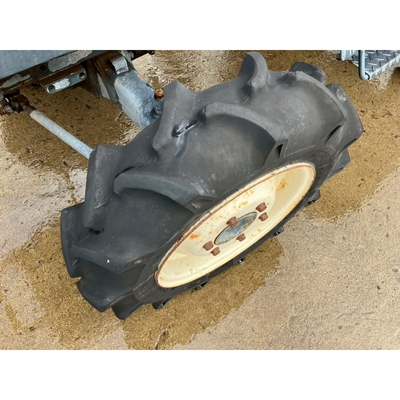 ISEKI トラクター TU205F