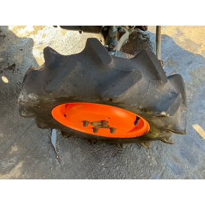 KUBOTA トラクター B7001D