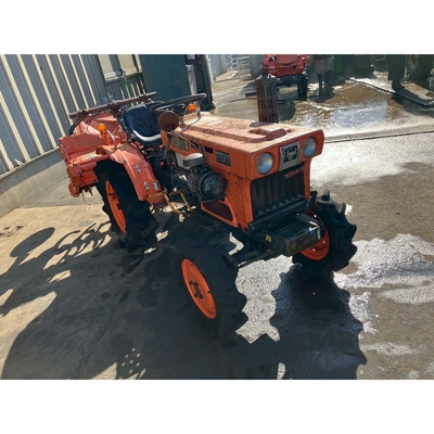 KUBOTA トラクター B7001D