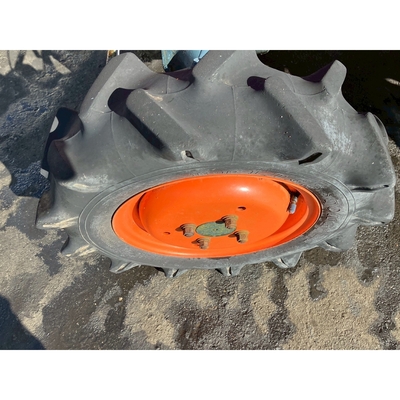 KUBOTA トラクター B7001D