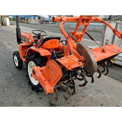 KUBOTA トラクター B1502 