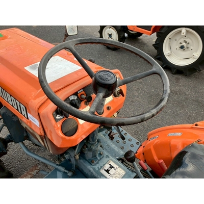 KUBOTA トラクター B7001D