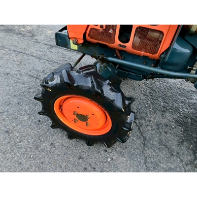 KUBOTA トラクター B7001D