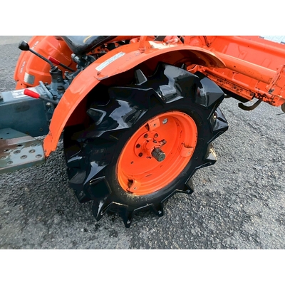 KUBOTA トラクター B7001D