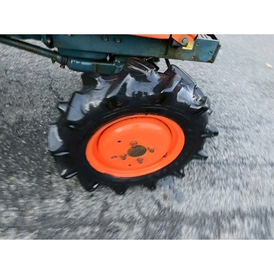 KUBOTA トラクター B7001D