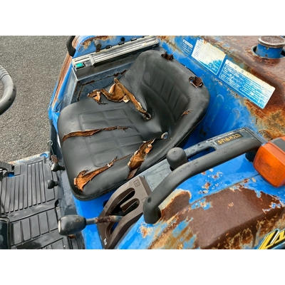 ISEKI トラクター TU205F