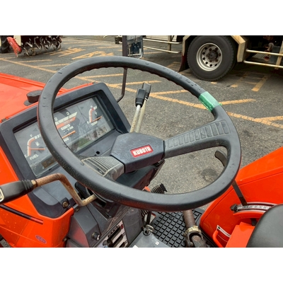 KUBOTA トラクター L1-215