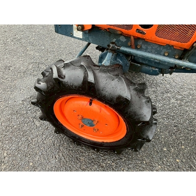 KUBOTA トラクター B7001D
