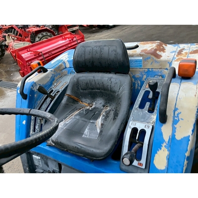 ISEKI トラクター TU217F