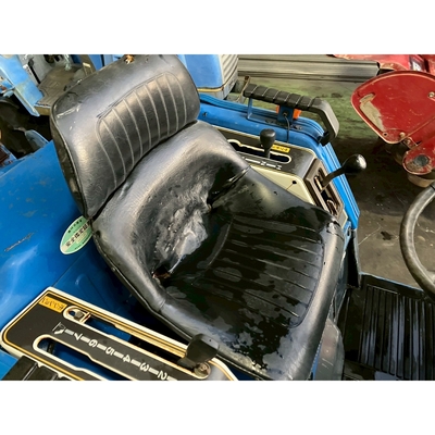 ISEKI トラクター TU140F