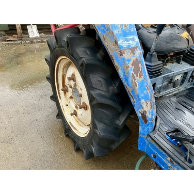 ISEKI トラクター TA210F
