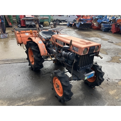 KUBOTA トラクター B7000D