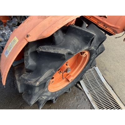 KUBOTA トラクター B7000D