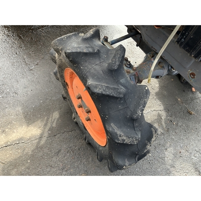 KUBOTA トラクター B7000D