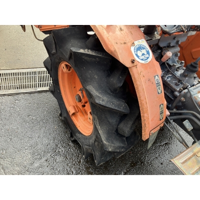 KUBOTA トラクター B7000D