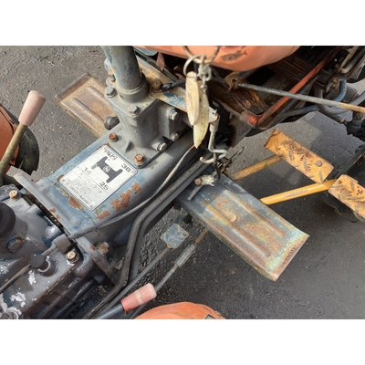 KUBOTA トラクター B7000D