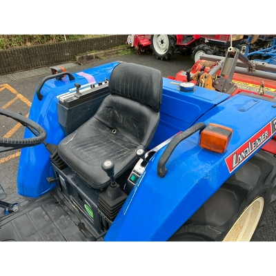 ISEKI トラクター TA267F