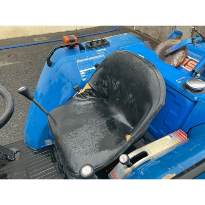 ISEKI トラクター TA210F