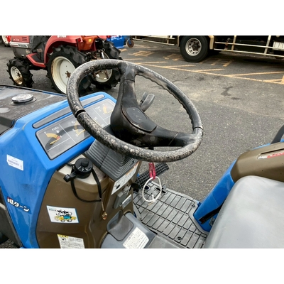 ISEKI トラクター TF243