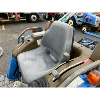 ISEKI トラクター TF243