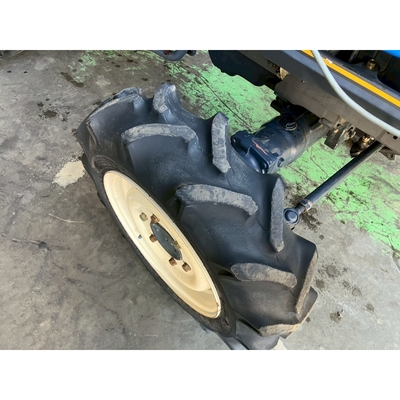 ISEKI トラクター TF21F