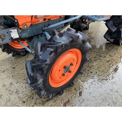 KUBOTA トラクター B7001D