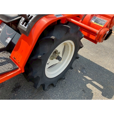 KUBOTA トラクター B52