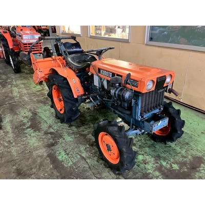 KUBOTA トラクター B7000D