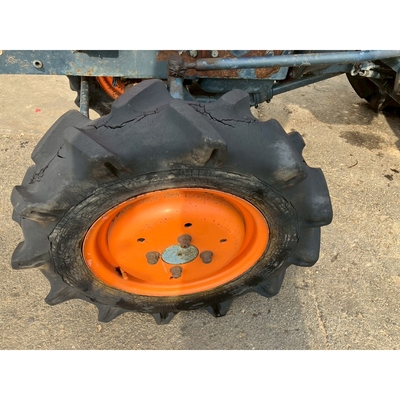 KUBOTA トラクター B7001D