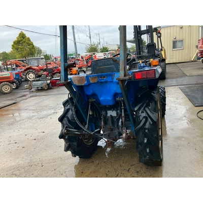 ISEKI トラクター TA210F