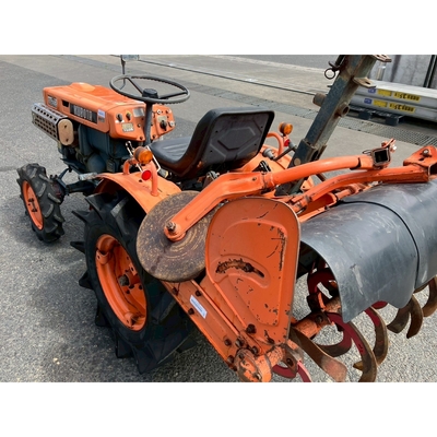 KUBOTA トラクター B7000D