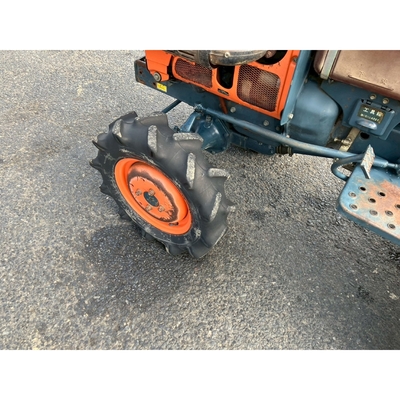 KUBOTA トラクター B7001