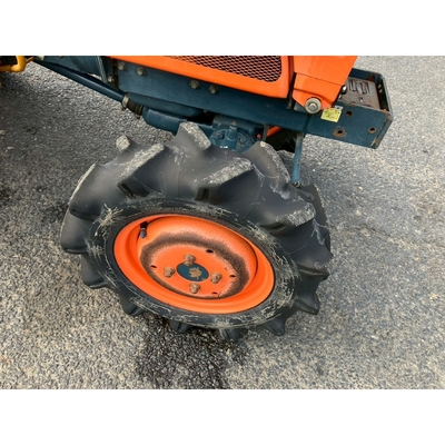 KUBOTA トラクター B7001