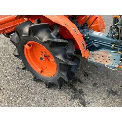 KUBOTA トラクター B7001